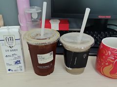 -瑞幸咖啡(大都会东方广场店)