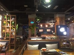 -洪氏嗨捞·广东猪肚鸡·椰子鸡火锅(西咸万象城店)