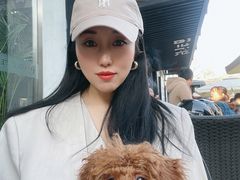 带着花卷晒太阳-车谷小镇