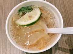 枇杷雪梨银耳羹-炖物24章·顺时轻养茶(杭州保利时光里店)