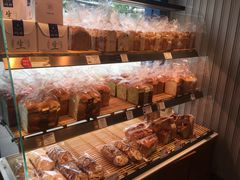 毛毛虫-巴黎贝甜(五月花广场店)