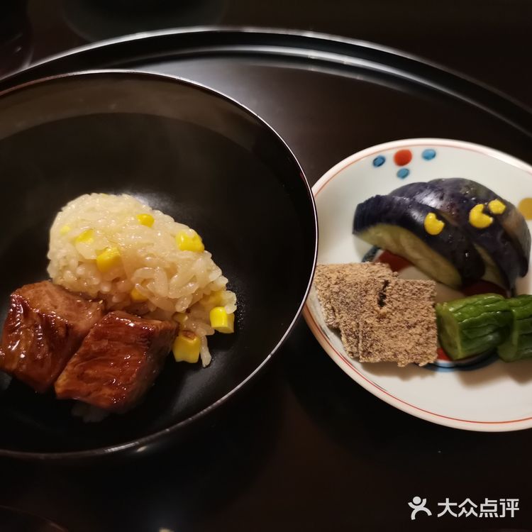 可以毫无疑问地说，吉兆的怀石料理就是登峰造极的最佳代表