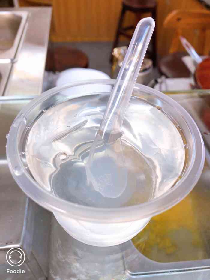 打分 「木莲冻」很清爽,很解渴,但是也很普通啊,就是凉粉咯 「宁波地