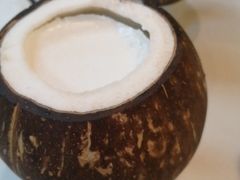 -志龙皇冠吃货椰子铺