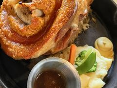 -LENBACH兰巴赫西餐啤酒坊(大连东港店)
