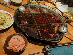 -周小明火锅(黑金冠社区店)