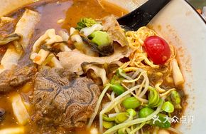 Imperial Double Delight Beef Noodles