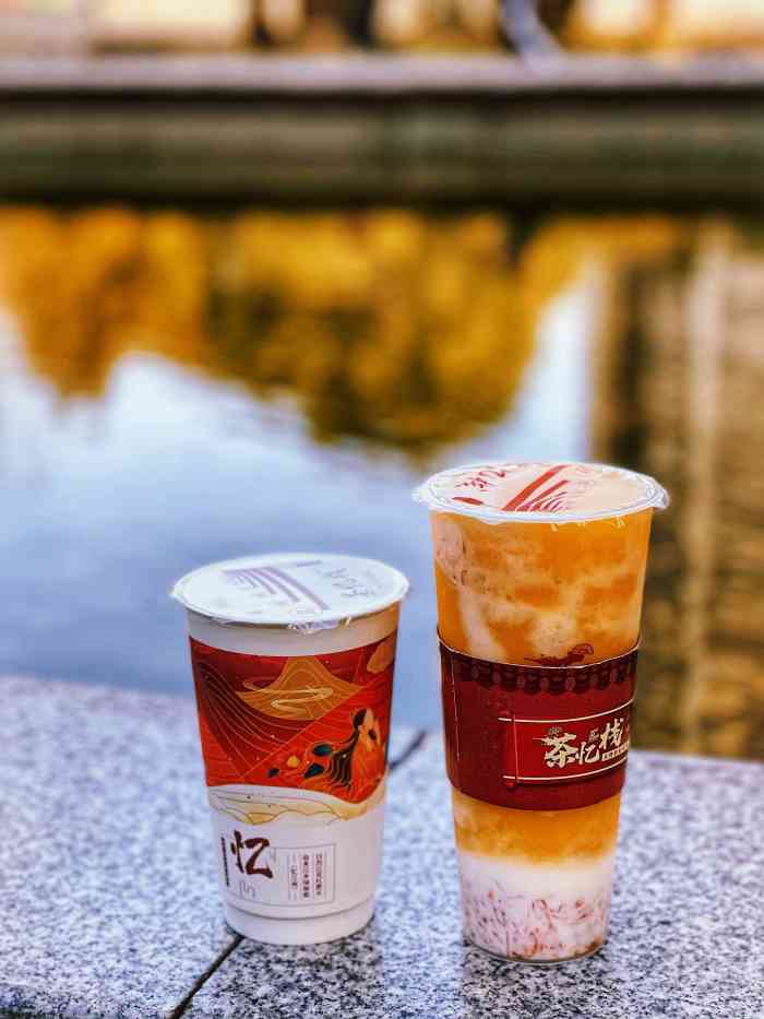 一家奶茶店的服务能做到这."-大众点评移动版