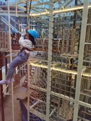 -PIPIKINGDOM皮皮王国欢乐号(欢乐海岸购物中心店)