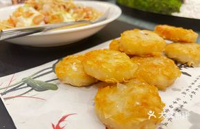 Shunde Milk Stir-fry with Crispy Squid Cake