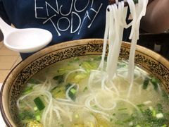 -桥香园云南过桥米线(金马碧鸡店)