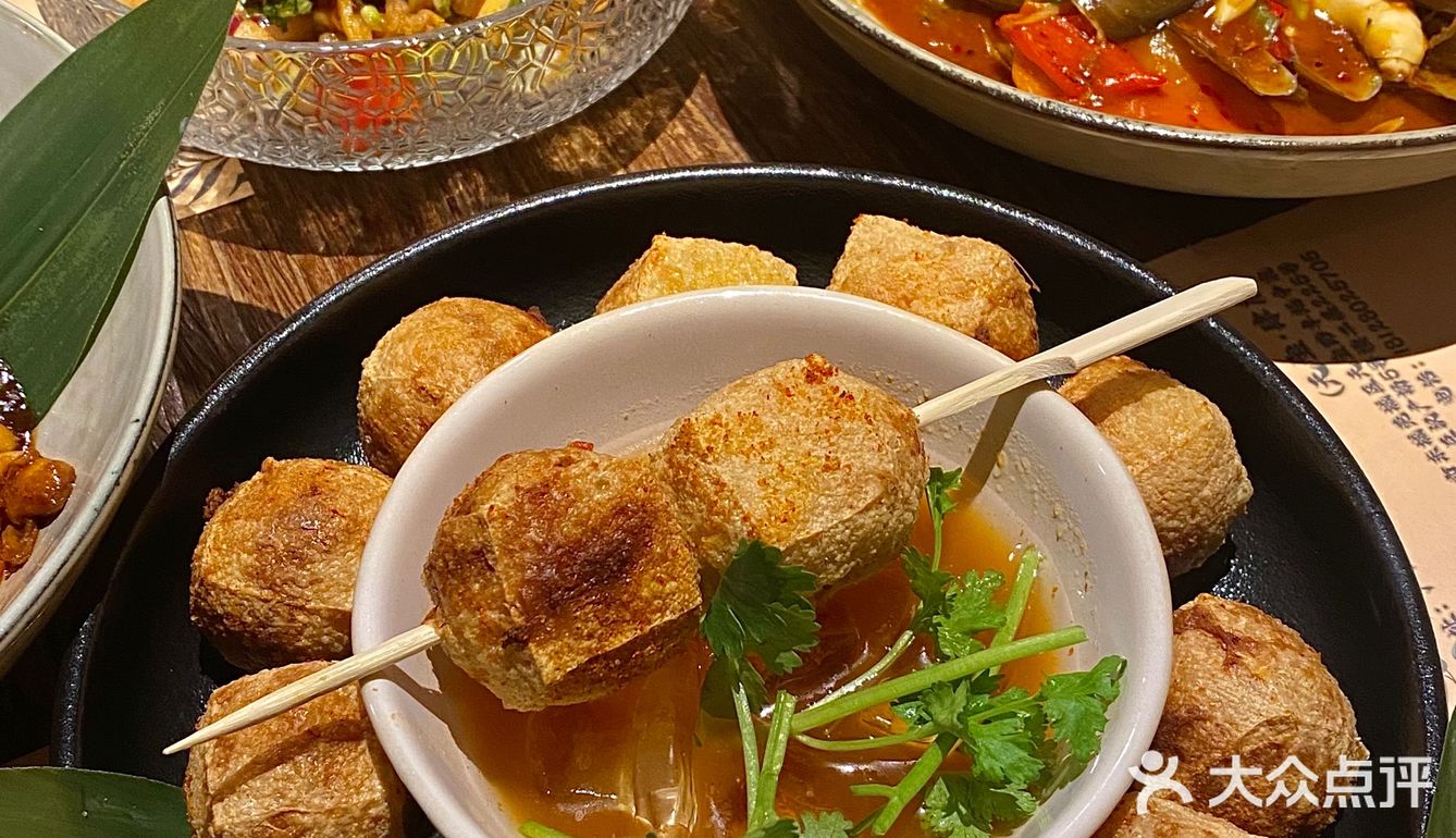 听说是广州火到排不上队的泰料开过来东莞