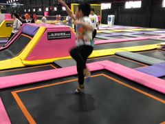 -嘿哟动霸CHUA·新潮玩运动娱乐中心·蹦床滑冰团建乐园