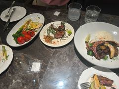 -LESCEDARS Brasserie Bistro香柏树