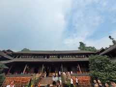 -峨眉山报国寺