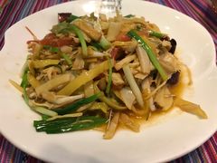 -香巴拉云南餐厅(华莱坞店)