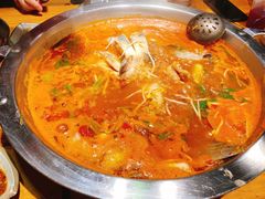 酸汤鱼-野山舂·贵州现舂酸汤火锅(鸿通城店)