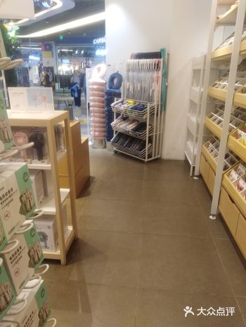 第一次见一家店把马卡龙色系做的这么全，而且还这么的漂