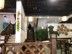 -黄桷树曹家私房菜(江与城店)