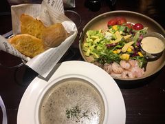 牛油果鲜虾沙拉-秀·爱尔兰餐吧(上海路店)