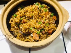 砂锅炒饭-喜悦小串丹东小黄牛海鲜烧烤大排档(民主广场店)