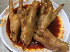 -爆炸头阿姨小四川正宗川味小吃(无任何分店)