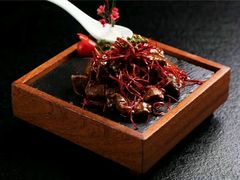 -鱼鲜饭香·招牌汽锅剁椒鱼头王