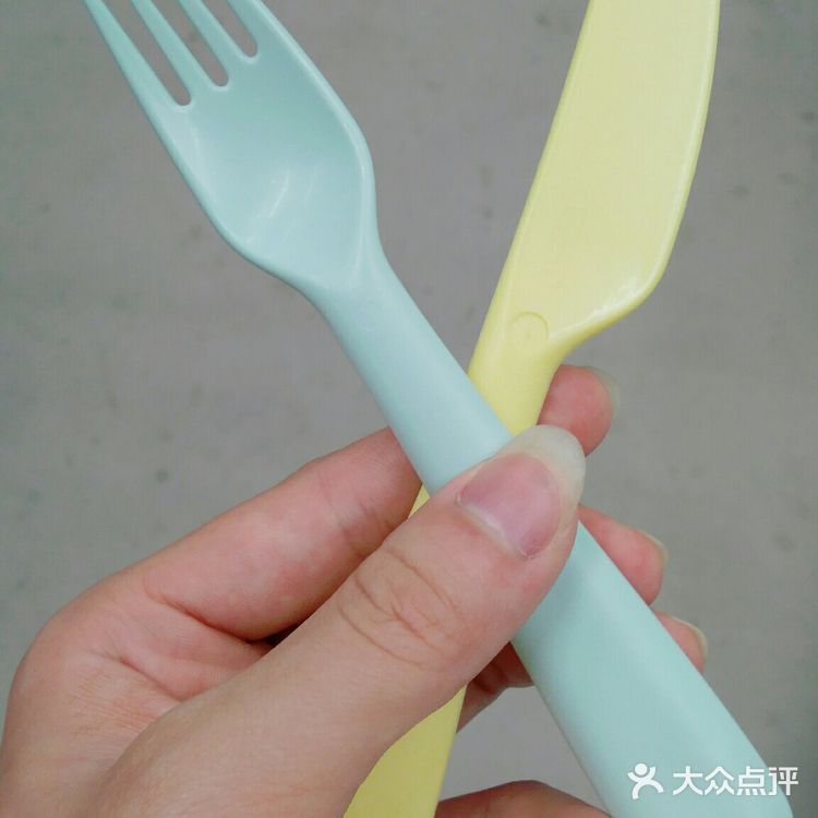 介绍:这种餐具也是很适合家里有孩子的家庭购买的