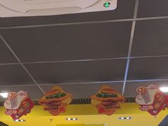 -麦当劳(轻轨曹杨路店)
