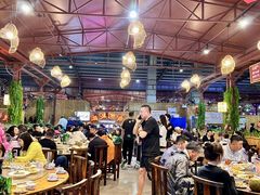 -三亚火车头万人海鲜广场