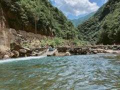 -安吉龙王山峡谷漂流