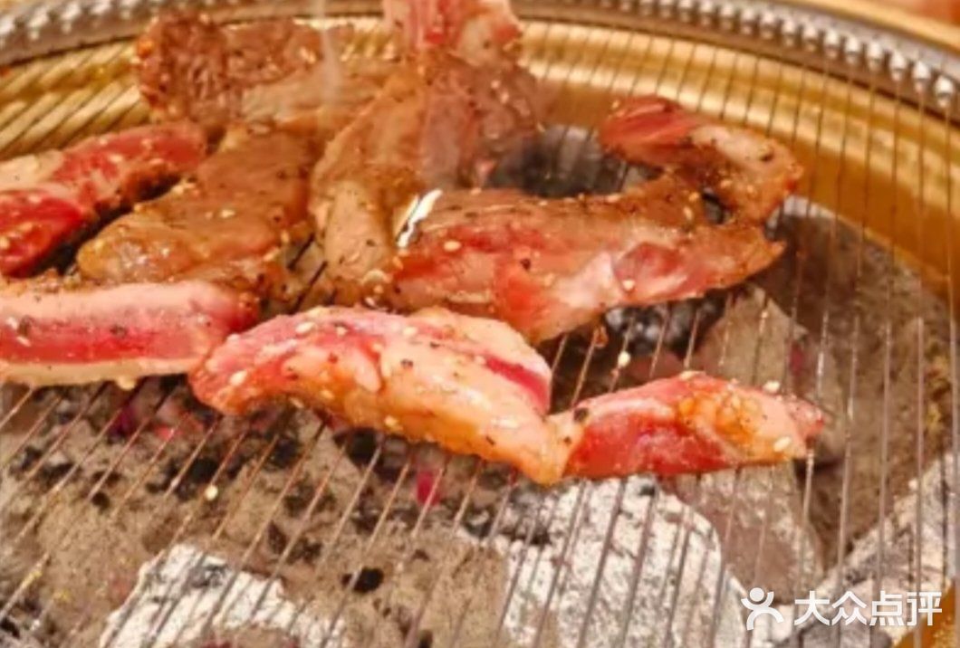 西塔老太太泥炉烤肉，肉食者的天堂来啦！🎉
