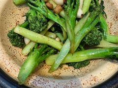 -阿瓦山寨·湘菜现炒·剁椒鱼头王(咸阳总店)