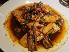 干红薯叶烧黄鳝-吃饭皇帝大土家民族菜(正大广场店)