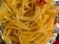 酸辣土豆丝-味福记·本地特色菜(八一万达广场店)