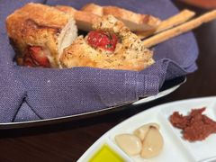 -卡佩罗意大利餐厅及酒吧Al Cappello Trattoria