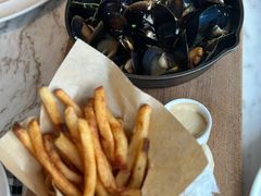 -ROAST coffee & eatery