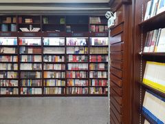 -新华书店(泉城路店)