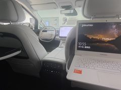 -小鹏汽车(上海静安大融城店)