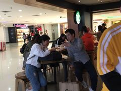 等位区-星巴克(广州中华广场B1层店)