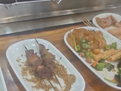 -哈尔滨小酒馆·鲜肉现穿自助烧烤(康新花园店)