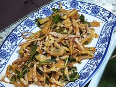 凉拌芭蕉花-蜗牛小馆醉乡民谣云南菜(惠新西里店)