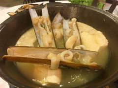 -鲜入围煮花胶鸡海鲜火锅