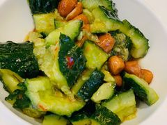 银蒜拍黄瓜-万龙洲海鲜(大兴绿地缤纷城店)