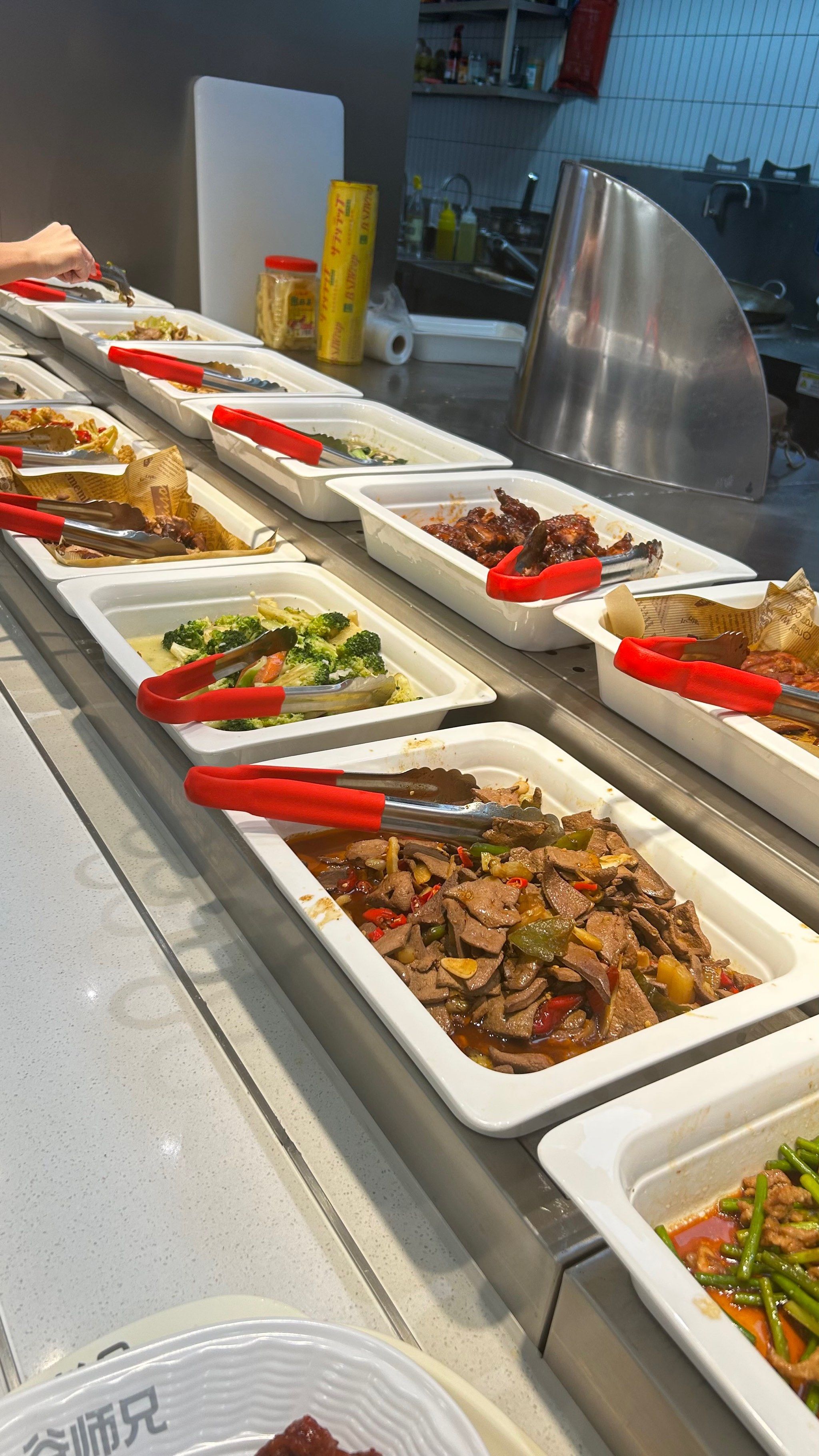 0元玩转这座城 
龙湖负一楼,新开的,现炒,自选称重快餐店,对于选择