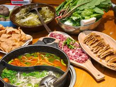 -苗阿哥酸汤牛肉火锅(体育场店)