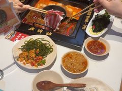 -老牌坊云南鱼豆花火锅(哈西万达店)