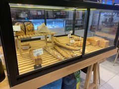 面包甜点陈列柜-熊叔熊婶面包房(团结湖店)
