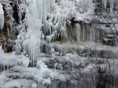 -大平台龙居瀑布旅游区