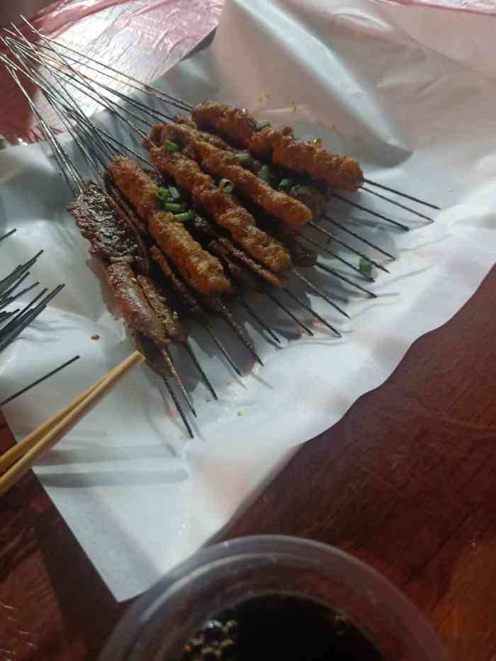 神农烧烤美食-"下午6点去的,点了烤肉,烤馒头,烤虾球,.